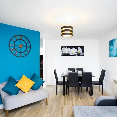 Absolute On Essex Apartment